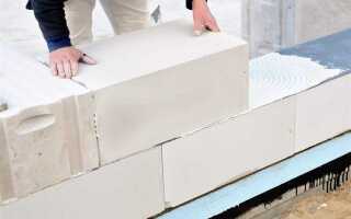 На что класть пеноблоки на клей или раствор