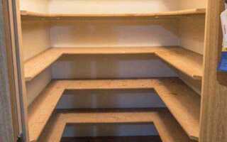 Чем обшить кладовую чтобы было прохладно летом