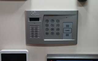 Как выглядит домофон в подъезде