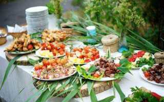 Как сделать стол на природе из подручных средств