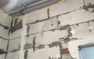 Чем штукатурить газобетон в ванной под плитку