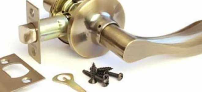 На какой высоте дверная ручка