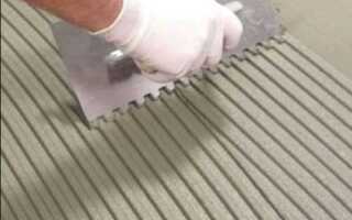 Куда наносить плиточный клей на плитку или на стену