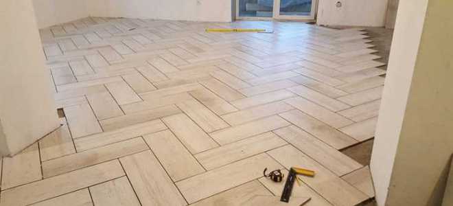 На что кладут керамогранит на пол