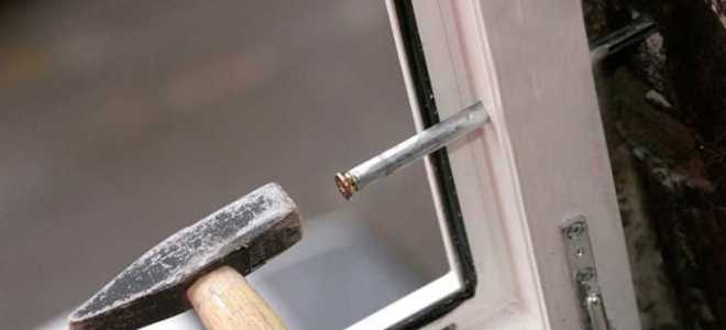 На сколько анкеров крепится маленькое окно