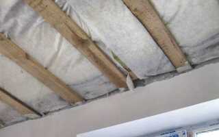 Чем проклеить стыки пароизоляции на потолке