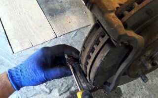 Чем пережать тормозной шланг при ремонте суппорта