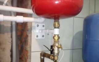 Расширительный бак белого цвета для чего нужен