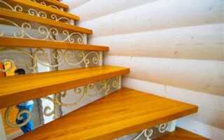 Какой лак лучше для лестницы в доме