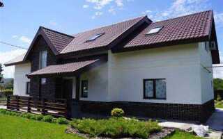 В какой цвет покрасить дом с коричневой крышей