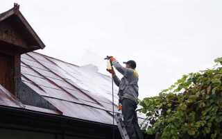 Чем покрасить ржавую крышу дома из железа