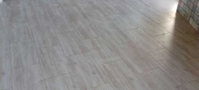 Как укладывать плитку сверху вниз