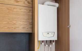 Почему хлопает газовая колонка при включении воды