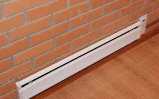 Как обойти трубу потолочным плинтусом