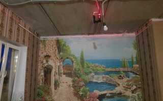 Когда клеить обои до натяжного потолка или после