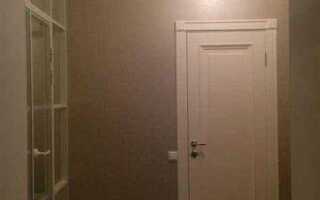 Как состыковать плинтус и наличник разной толщины