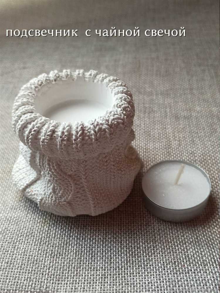 Расположение при хранении должно обеспечивать отсутствие давления и ударов – оптимально использовать мягкую подкладку (фетр, поролон). Подсвечники с деталями и выступами размещают отдельно, чтобы избежать сколов.