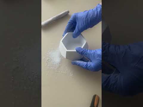 Чем обработать гипсовый подсвечник под воск