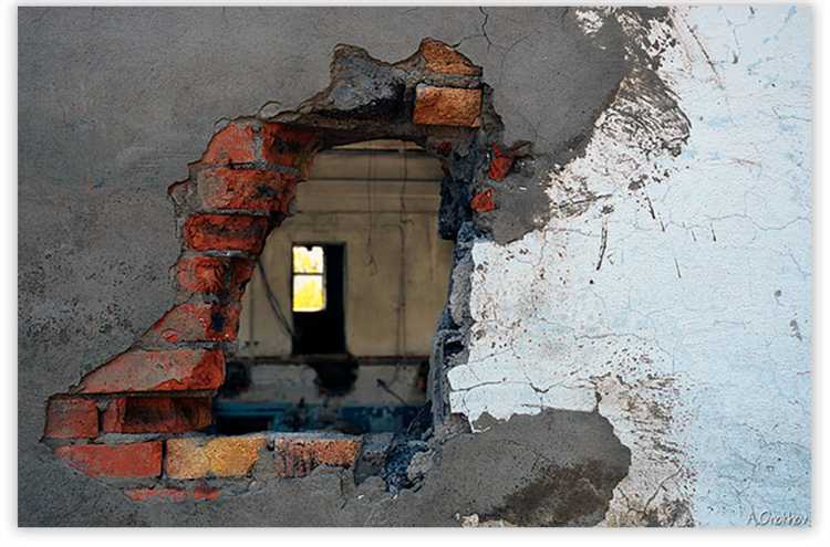 Какие составы использовать для заделки сквозных и крупных отверстий