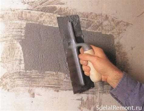 Чем заделывать мелкие отверстия от дюбелей и шурупов