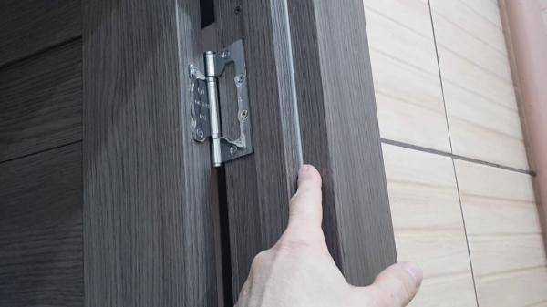 Как правильно наносить герметик в щель между дверью и коробкой