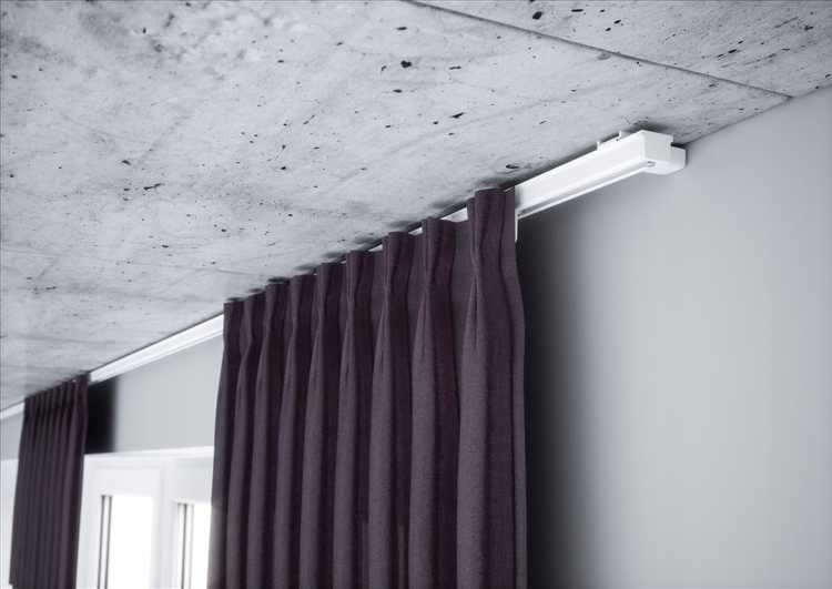 Как правильно крепить карниз к потолку или стене?