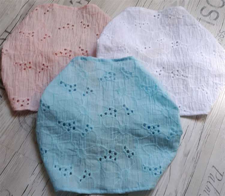 Фланель – мягкая, с ворсом, удерживает тепло. Применяется в холодное время года или для ухода за малоподвижными людьми. Требует деликатного ухода и стирки при низких температурах.