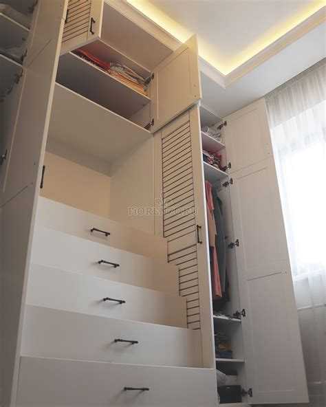 Выбор износостойких покрытий для шкафов в спальне