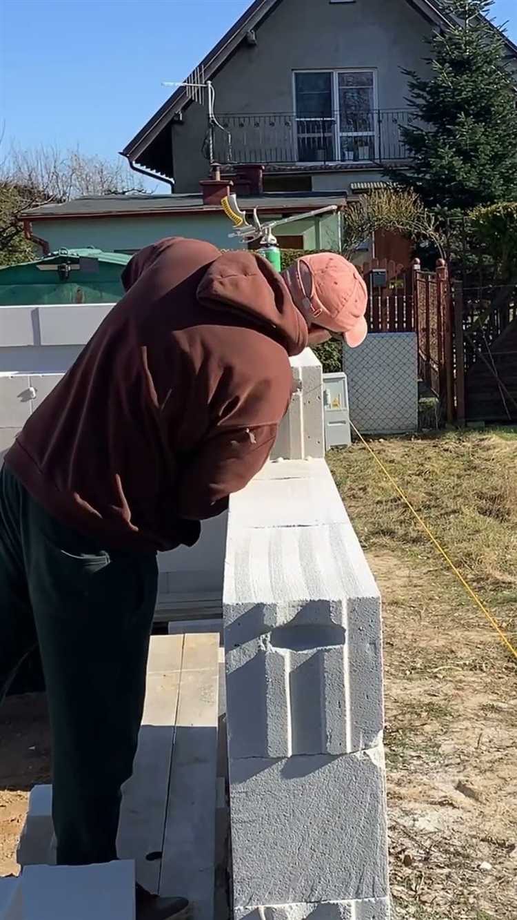 Организация вентиляционного зазора между пеноблоком и облицовочным кирпичом