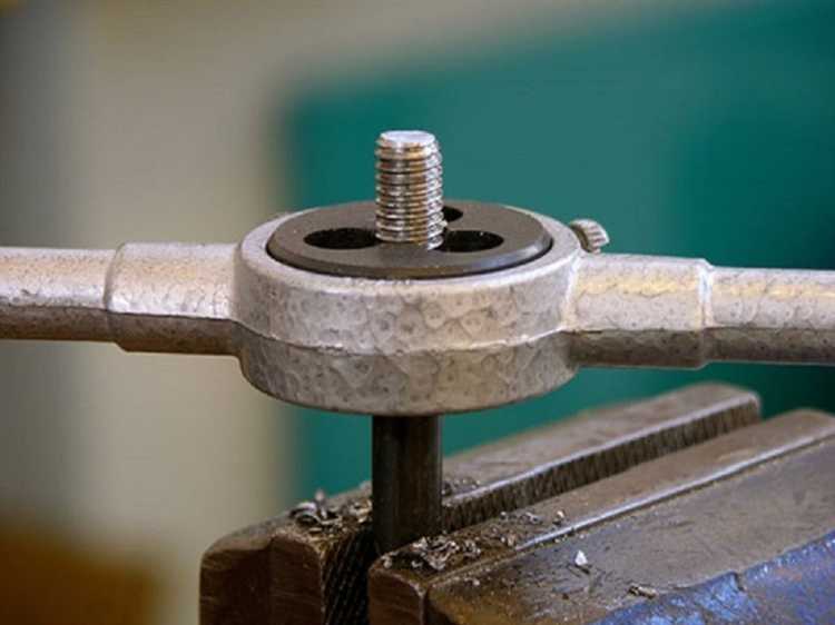 Выбор места для обрезки трубы вблизи стены