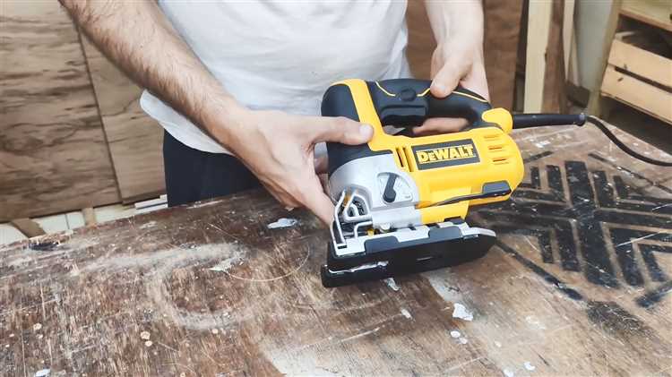 Как настроить лобзик для ровного распила