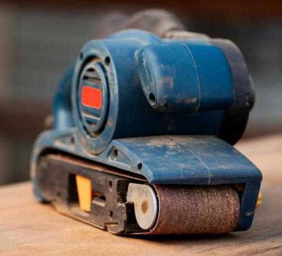 Особенности дисковых шлифовальных станков для обработки деталей