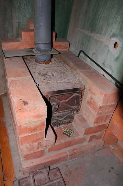 Техника укладки кирпича вокруг буржуйки без нарушений теплоотвода