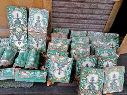 Подготовка поверхности старой плитки перед нанесением нового покрытия