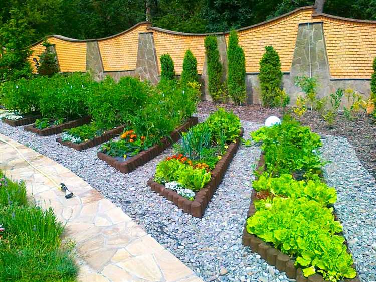 Вторичная переработка: садовый декор из старых вещей