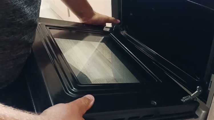 Как избежать появления разводов и пятен после удаления копоти