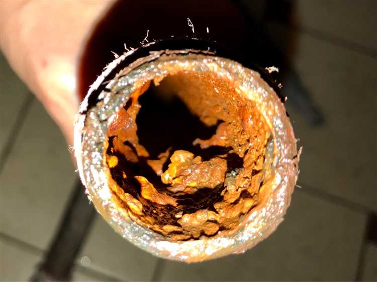 Предотвращение повторного попадания бетона в трубу при строительных работах