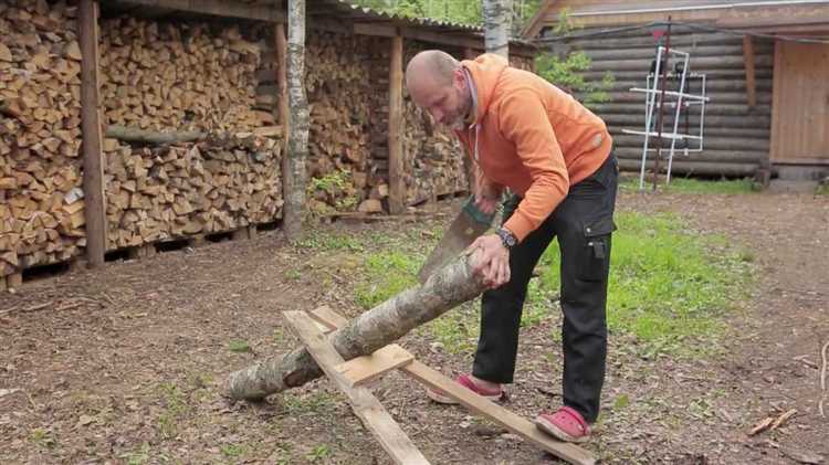 Какие средства защиты обязательны при работе с бензопилой