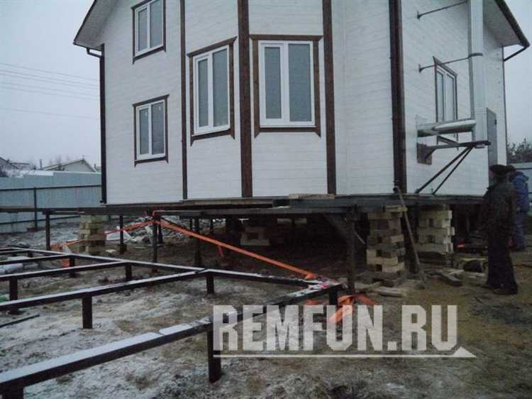 Подготовка дома к опусканию: демонтаж коммуникаций и укрепление конструкции
