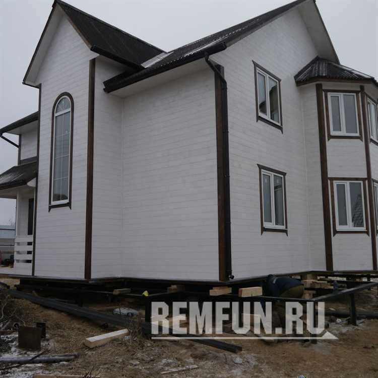 Как опустить дом на новый фундамент