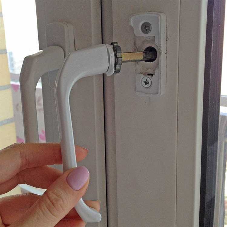 Использование пластиковых рычагов для поворота механизма