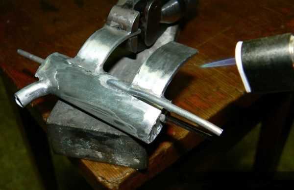 Разогрев паяльника до нужной температуры для пайки алюминия