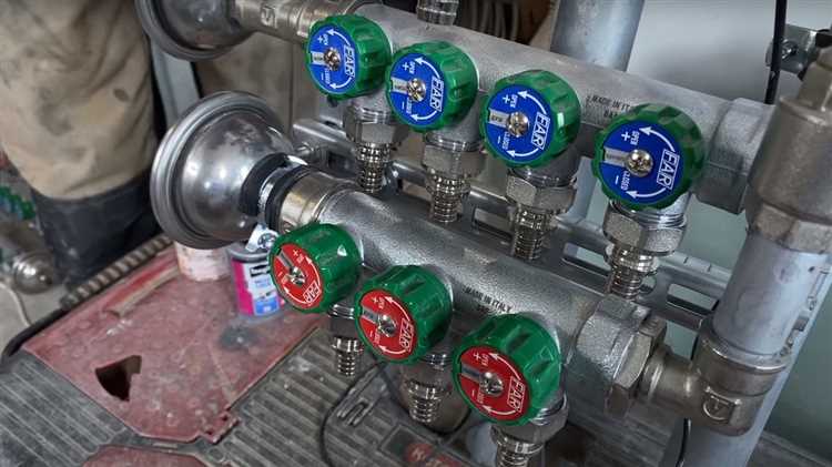 Использование рычага или трубного ключа для увеличения усилия