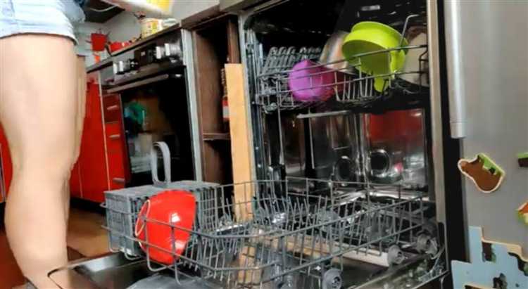 Как почистить уплотнители дверцы и труднодоступные места