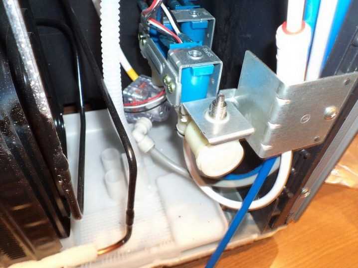 Проверка герметичности соединений и отсутствие утечек