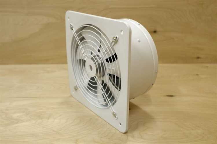 Какие параметры электропитания и управления важны при подключении вентилятора