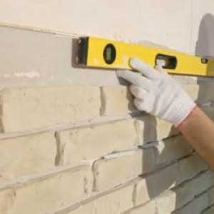 Укладка плитки на кирпич: порядок действий и контроль уровня