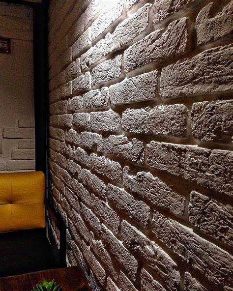 Как положить плитку на кирпич