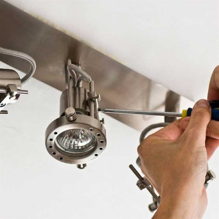 Как поменять лампочку в подъезде