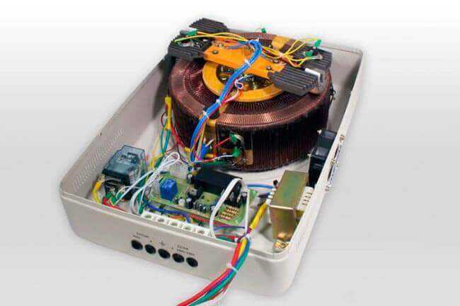 Как измерить входное напряжение стабилизатора мультиметром